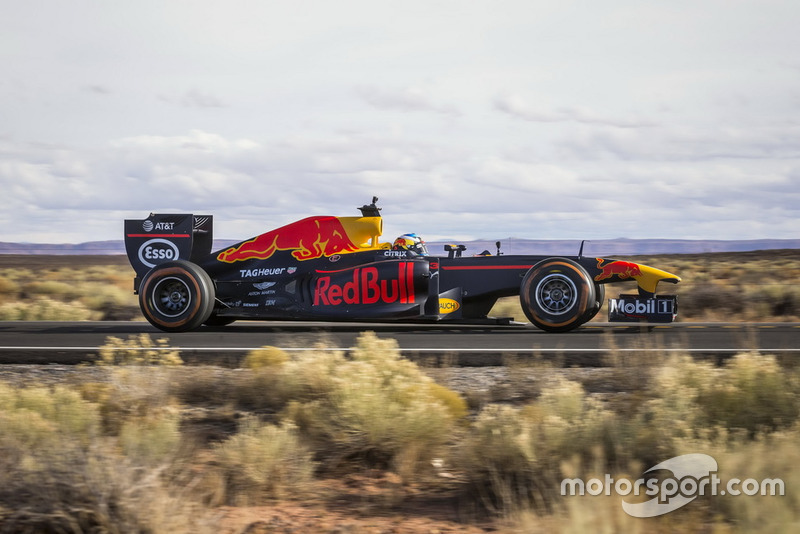 Daniel Ricciardo, Red Bull Racing in Monument Valley