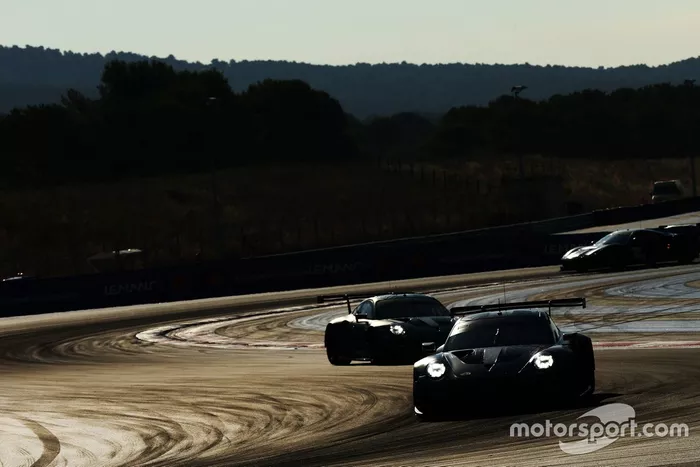 #77 Dempsey - Proton Racing Porsche 911 RSR: Christian Ried, Michele Beretta, Alessio Picariello