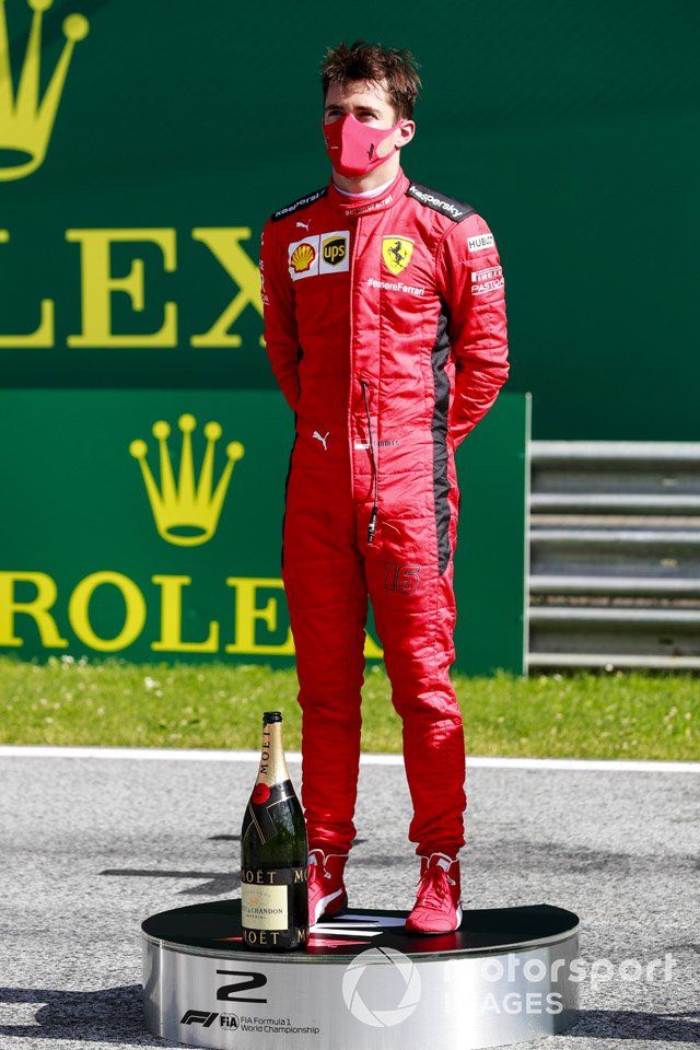Podio: Segundo lugar Charles Leclerc, Ferrari, celebra