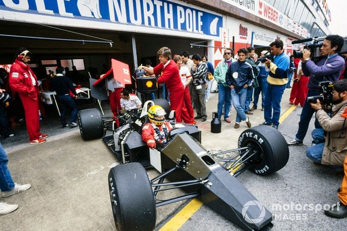 Mas Japão-88 será sempre lembrado pelo grande show de Senna. Quando conquistou o título, o brasileiro tinha o maior número de vitórias em uma só temporada, superando Prost em 1984 e Clark em 1963, com sete cada um