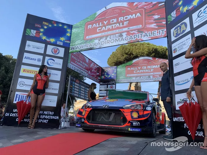 L'auto di, Daniel Sordo, Carlos Del Barrio, Hyundai i20 Coupè WRC alla cerimonia prima della partenza, da Castel Sant'Angelo