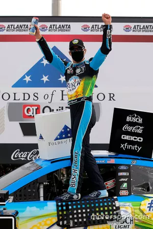 Race Winner Kevin Harvick, Stewart-Haas Racing, Ford
