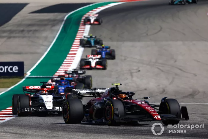 Zhou Guanyu, Alfa Romeo C43, Daniel Ricciardo, AlphaTauri AT04, Alex Albon, Williams FW45