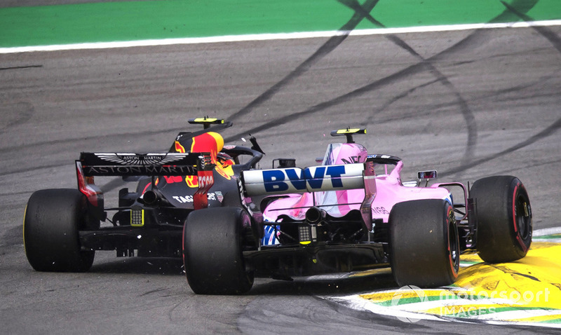 Max Verstappen, Red Bull Racing RB14 y Esteban Ocon, Force India VJM11