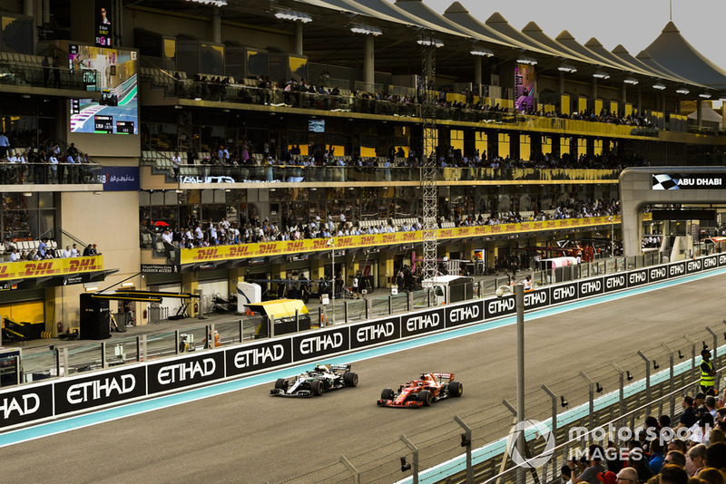 Valtteri Bottas, Mercedes AMG F1 W09 EQ Power+, Sebastian Vettel, Ferrari SF71H