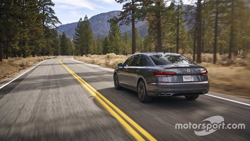 Volkswagen Passat 2020 року
