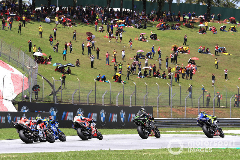 Valentino Rossi, Yamaha Factory Racing leads at the race start