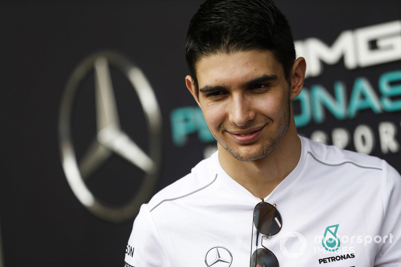 Резервний пілот Mercedes Естебан Окон