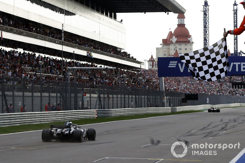 Льюіс Хемілтон, Mercedes AMG F1 W09