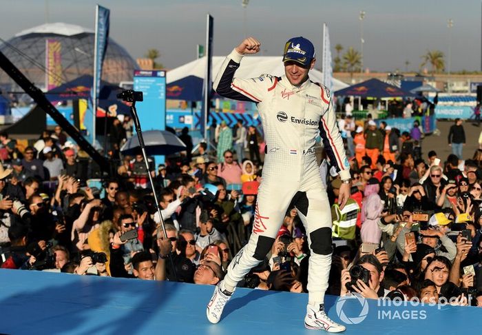 Podio: segundo lugar Robin Frijns, Envision Virgin Racing