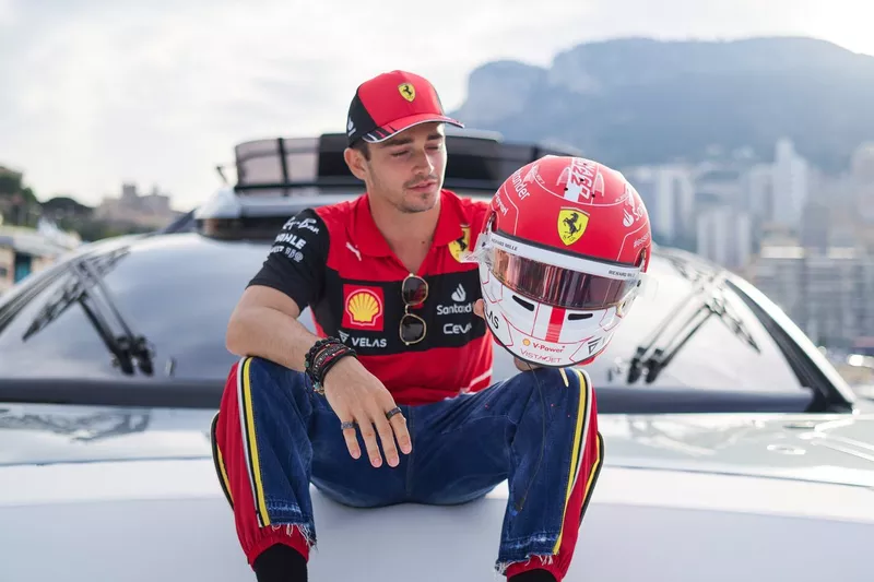 Charles Leclerc, Ferrari avec son casque