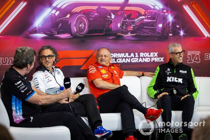 Bruno Famin, director del equipo Alpine F1 Team, Laurent Mekies, director del equipo RB F1 Team, Frederic Vasseur, director del equipo y director general de la Scuderia Ferrari, Alessandro Alunni Bravi, representante del equipo Stake F1 Team Kick Sauber, 