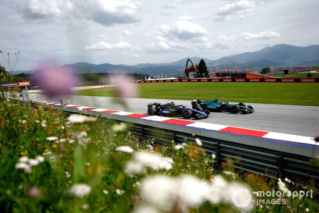 Lance Stroll, Aston Martin AMR24, Alex Albon, Williams FW46