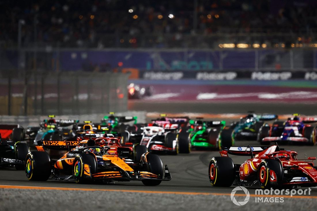 Charles Leclerc, Ferrari SF-24, lucha con Oscar Piastri, McLaren MCL38 