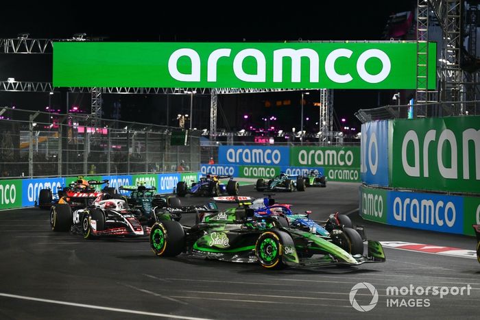 Zhou Guanyu, Stake F1 Team KICK Sauber C44, Liam Lawson, VCARB 01, Kevin Magnussen, Haas VF-24