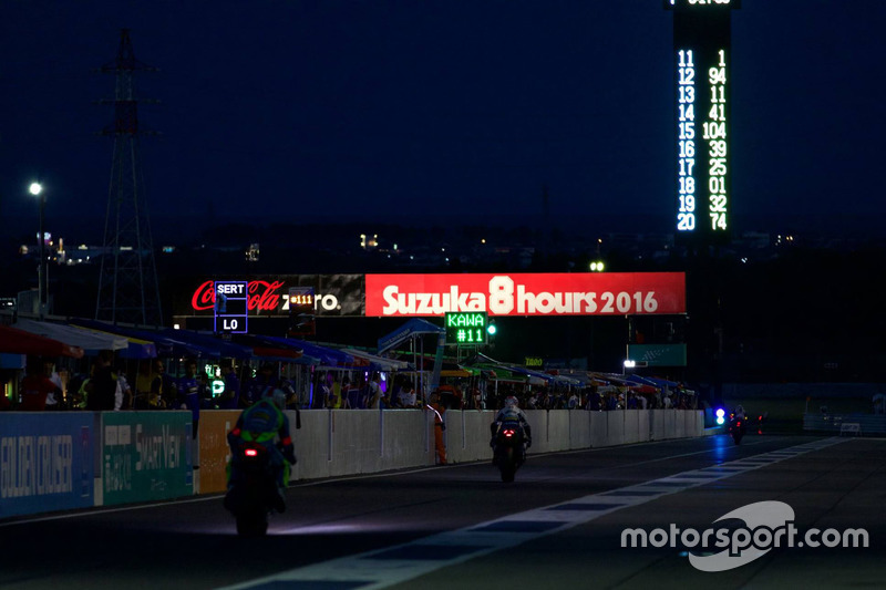 Atmosfera in pitlane