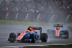 Rio Haryanto, Manor Racing MRT05 lidera a Pascal Wehrlein, Manor Racing MRT05