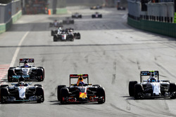 Льюис Хэмилтон, Mercedes AMG F1 W07 Hybrid, Макс Ферстаппен, Red Bull Racing RB12