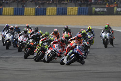 Start: Jorge Lorenzo, Yamaha Factory Racing memimpin