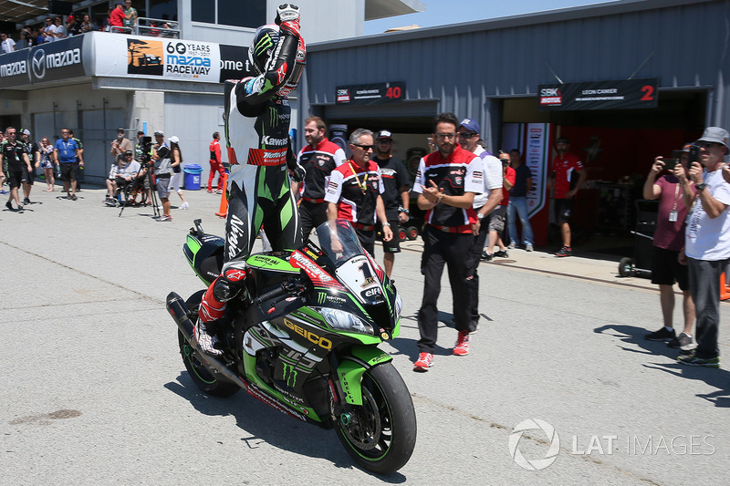 Le vainqueur Jonathan Rea, Kawasaki Racing