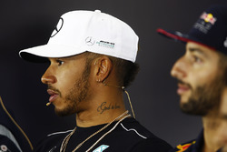 Lewis Hamilton, Mercedes AMG F1, Daniel Ricciardo, Red Bull Racing