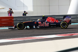 Карлос Сайнс-молодший, Scuderia Toro Rosso STR11, обертання