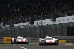 #2 Porsche Team Porsche 919 Hybrid: Timo Bernhard, Earl Bamber, Brendon Hartley, #1 Porsche Team Por