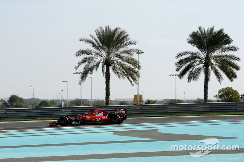 Kimi Raikkonen, Ferrari teste les pneus Pirelli 2017