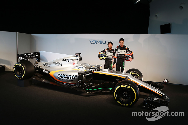 Sergio Perez en Esteban Ocon met de Sahara Force India F1 VJM10