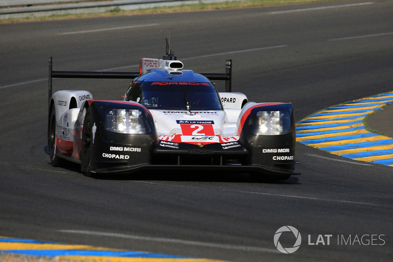 #2 Porsche Team Porsche 919 Hybrid: Timo Bernhard, Earl Bamber, Brendon Hartley