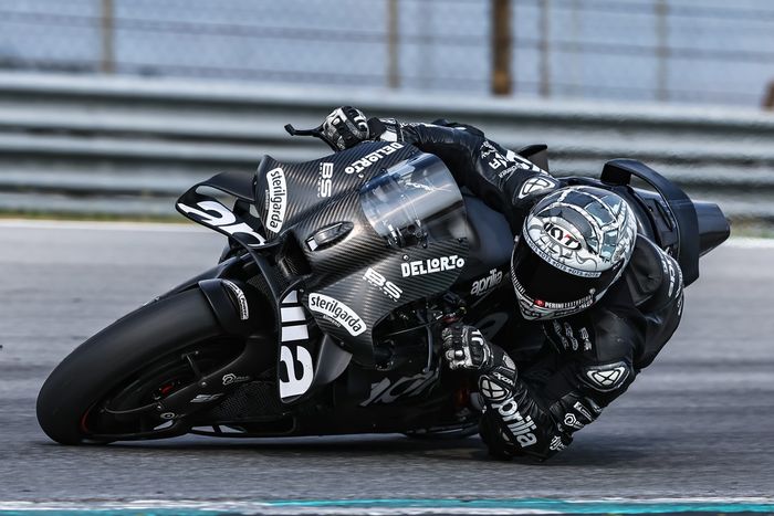 Lorenzo Savadori, Aprilia Racing