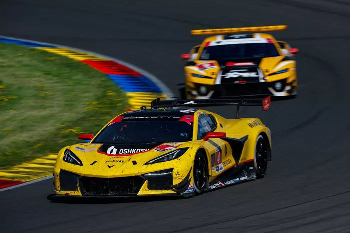 #4 Corvette Racing by Pratt Miller Motorsports Corvette Z06 GT3.R: Tommy Milner, Nicky Catsburg, Andrea Caldarelli