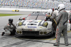 Pitstop for #912 Porsche Team North America Porsche 911 RSR: Michael Christensen, Earl Bamber, Frédé