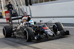 Fernando Alonso, McLaren MP4-31 running sensor equipment