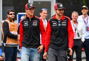 Esteban Ocon, Haas F1 Team, Oliver Bearman, Haas F1 Team