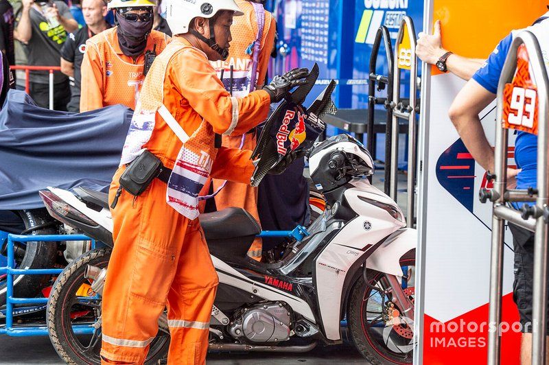 Moto de Marc Marquez, Repsol Honda Team, tras la caída