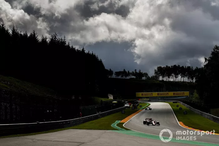 Sebastian Vettel, Ferrari SF1000, George Russell, Williams FW43