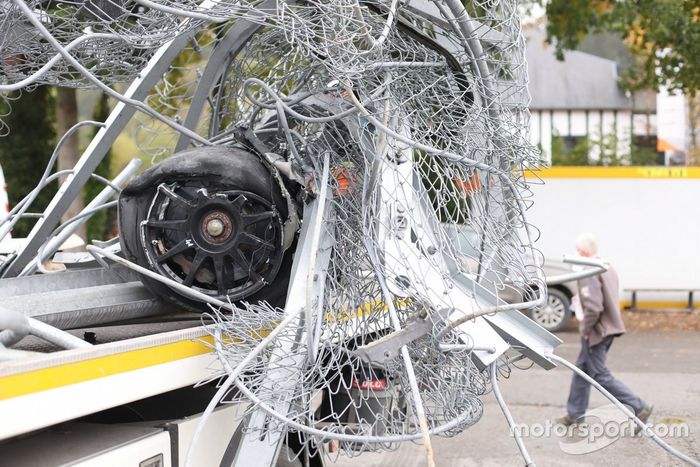 La valla después del accidente en el Super Trofeo Race