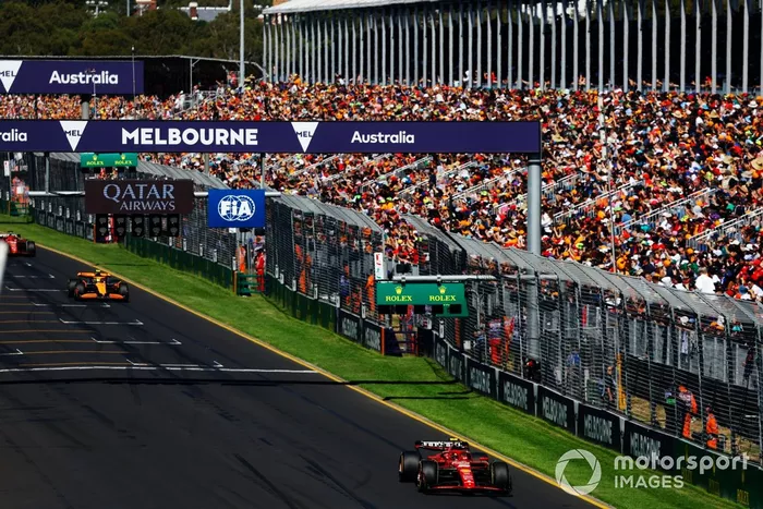 Carlos Sainz, Ferrari SF-24, Lando Norris, McLaren MCL38
