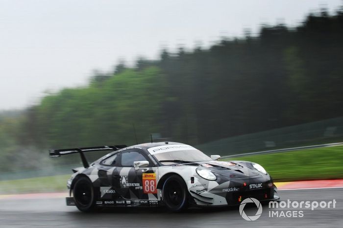 #88 Proton Competition Porsche 911 RSR: Gianluca Roda, Giorgio Roda, Matteo Cairoli 