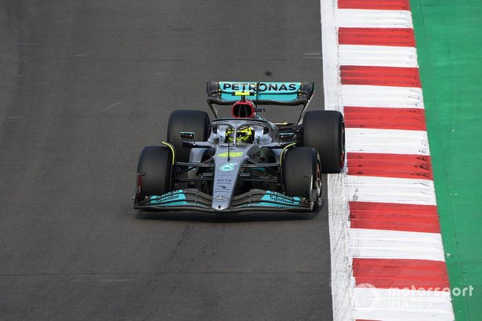 Lewis Hamilton, Mercedes W13