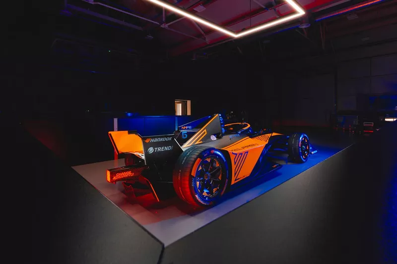 Equipo McLaren FE
