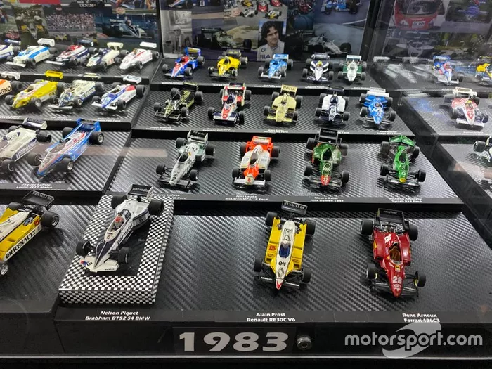 Colección de coches miniatura de F1