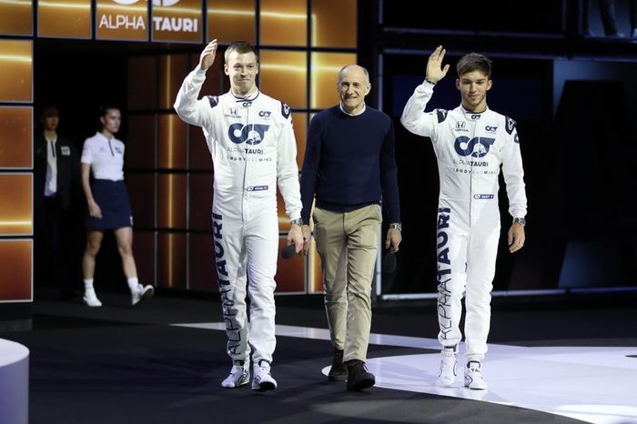 Daniil Kvyat, AlphaTauri, Franz Tost, Jefe de equipo de la Scuderia AlphaTauri, Pierre Gasly, AlphaTauri