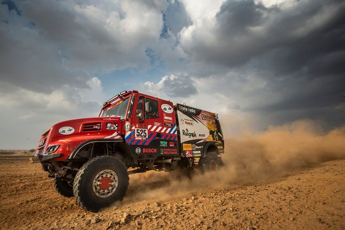 #525 Firemen Dakar Team Iveco: Richard De Groot, Jan Hulsebosch, Markus J Laan