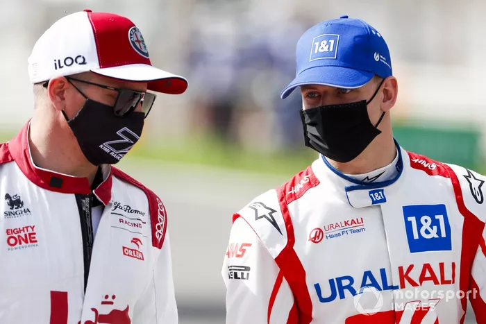 Kimi Raikkonen, Alfa Romeo y Mick Schumacher, Haas F1 