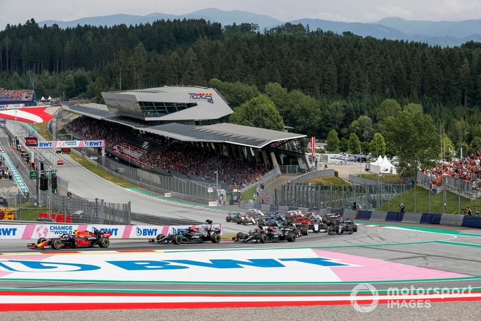 Sergio Pérez, Red Bull Racing RB16B, Lewis Hamilton, Mercedes W12, Valtteri Bottas, Mercedes W12, Lance Stroll, Aston Martin AMR21