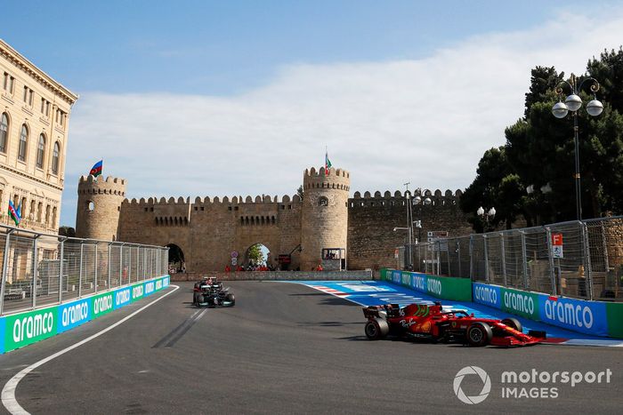 Charles Leclerc, Ferrari SF21, Lewis Hamilton, Mercedes W12