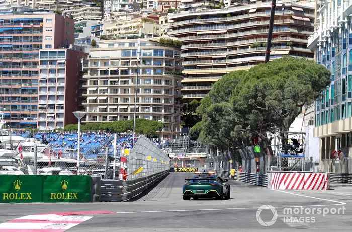 El Safety Car en la pista