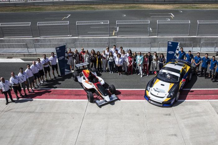 Programa de la FIA para mujeres piloto